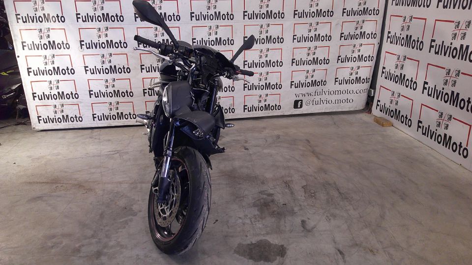 TRIUMPH STREET TRIPLE 765 R 4