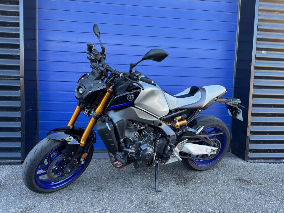 YAMAHA MT-09 SP 4
