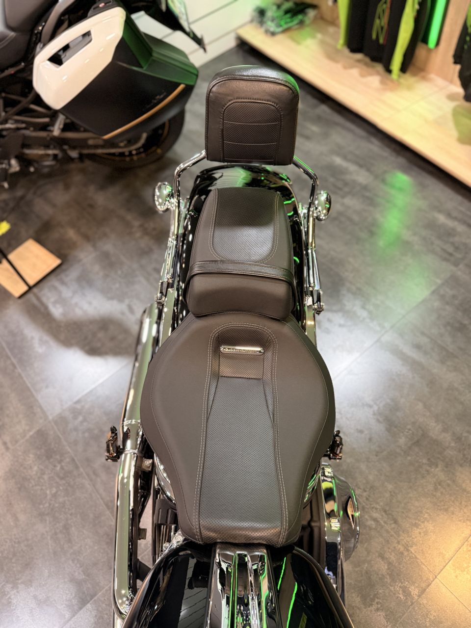 HARLEY-DAVIDSON SOFTAIL BREAKOUT 1923 4