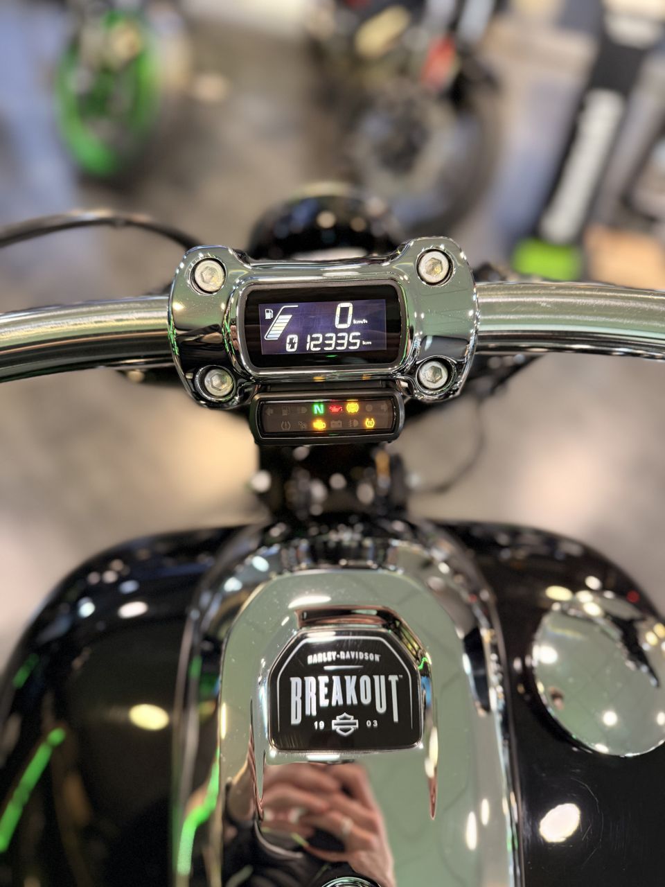 HARLEY-DAVIDSON SOFTAIL BREAKOUT 1923 4