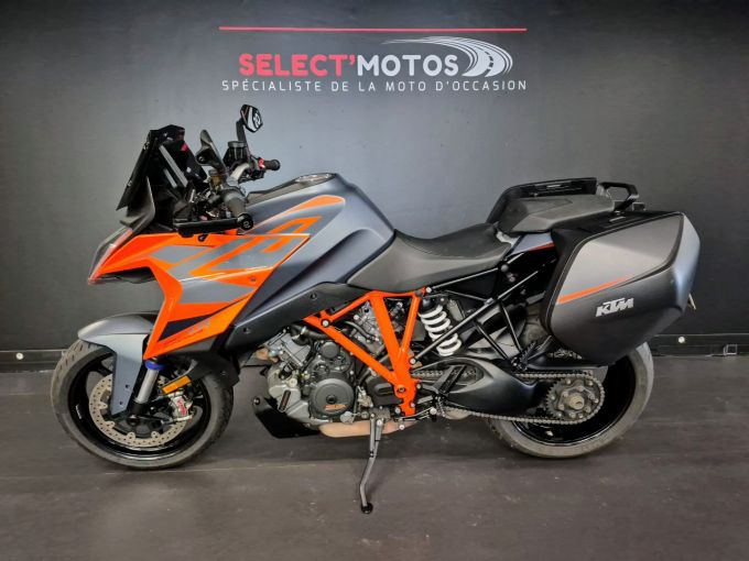 KTM 1290 SUPER DUKE GT 4