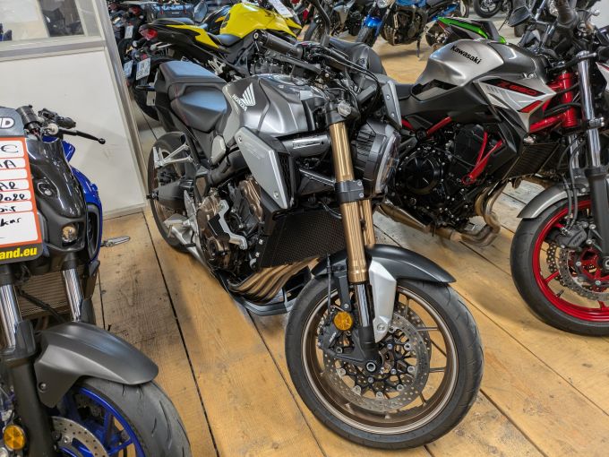 HONDA CB 650 R 4