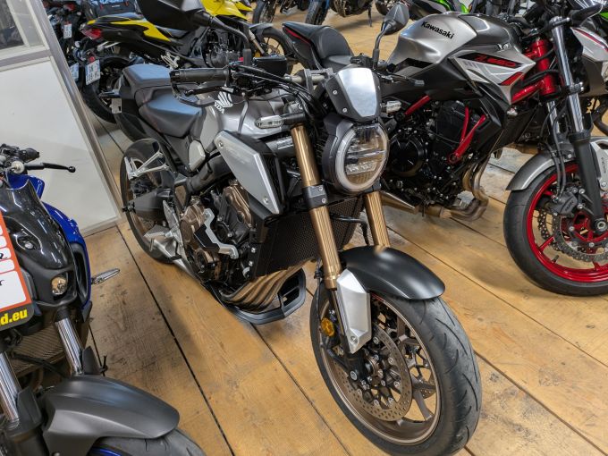 HONDA CB 650 R 4