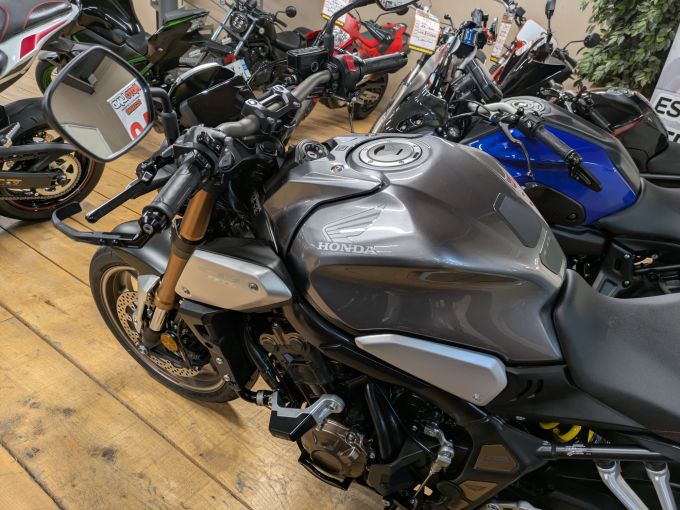 HONDA CB 650 R 4