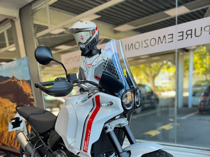 DUCATI DESERT X 4