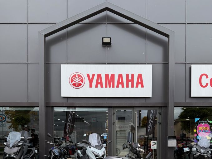 YAMAHA MT-09 4