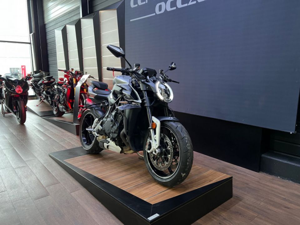 MV AGUSTA BRUTALE R 1000 4