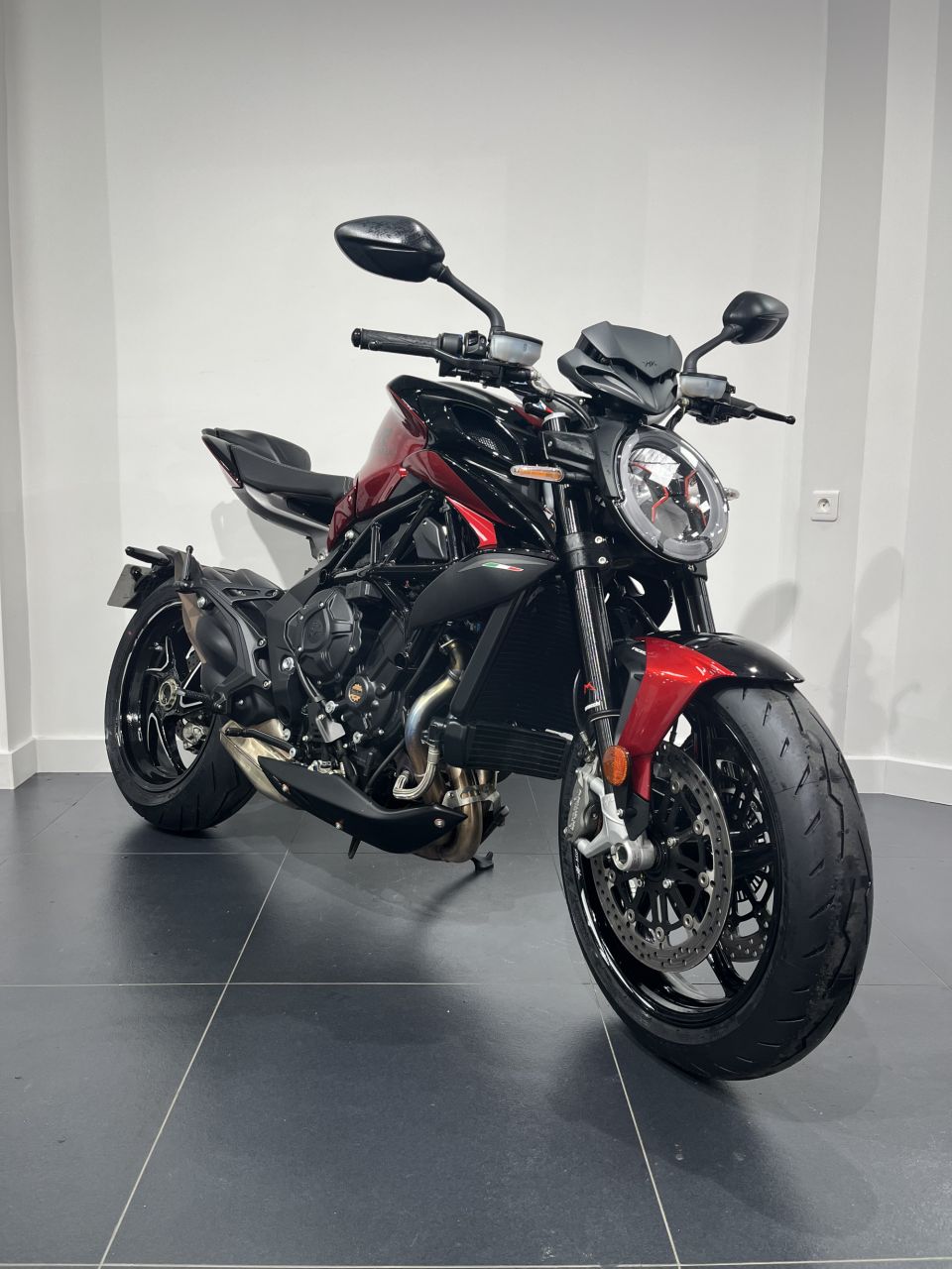 MV AGUSTA BRUTALE 800 RR 4