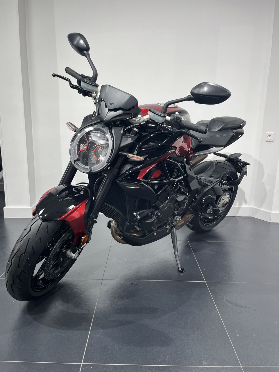 MV AGUSTA BRUTALE 800 RR 4