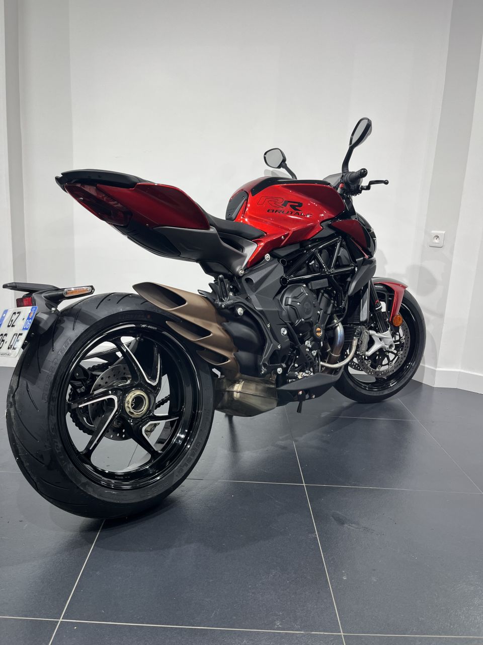 MV AGUSTA BRUTALE 800 RR 4