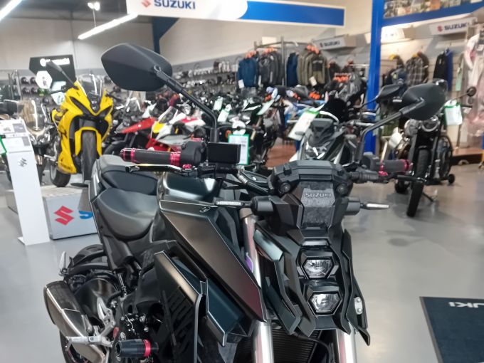 SUZUKI GSX-S 950 4