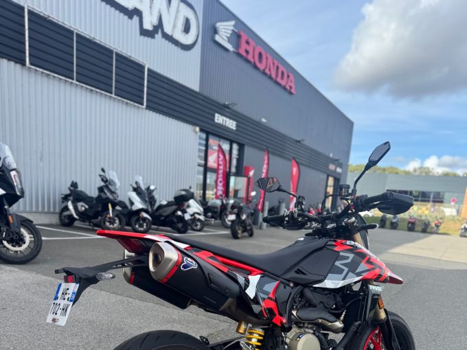 DUCATI HYPERMOTARD 4