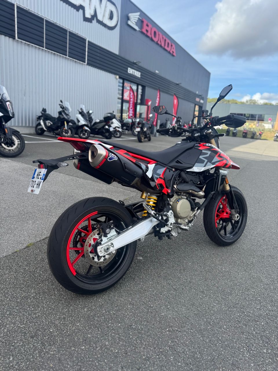 DUCATI HYPERMOTARD 4