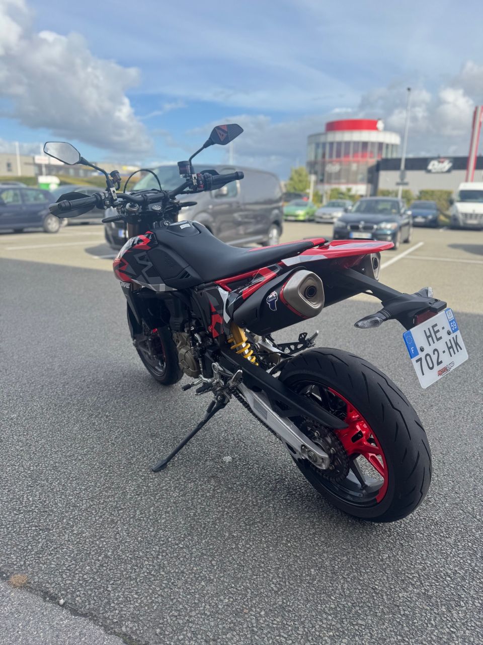 DUCATI HYPERMOTARD 4