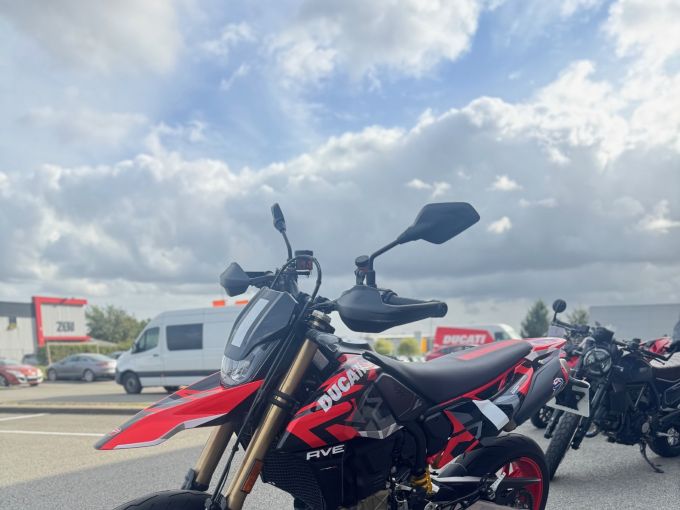 DUCATI HYPERMOTARD 4