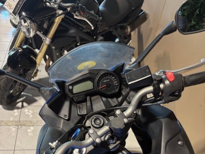 YAMAHA XJ6-F DIVERSION 4