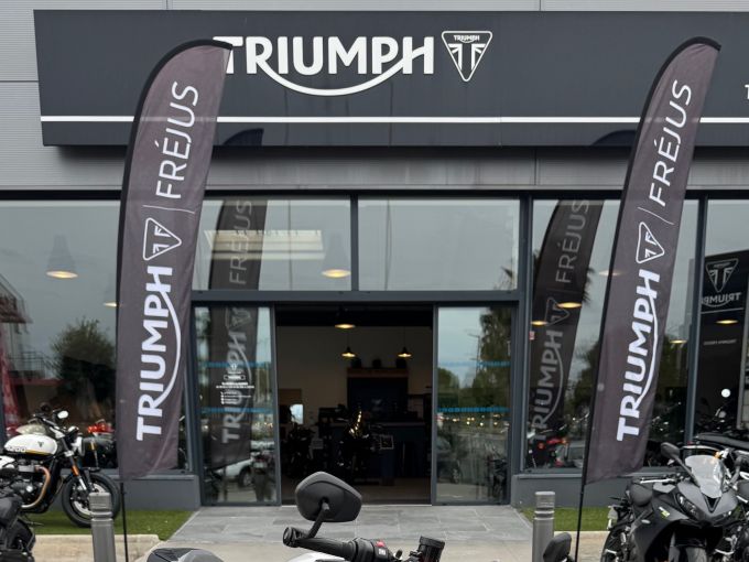 TRIUMPH SPEED TRIPLE 1200 RS 4