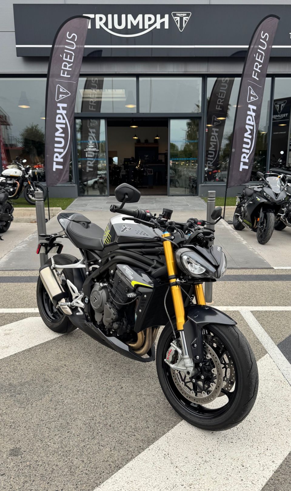 TRIUMPH SPEED TRIPLE 1200 RS 4
