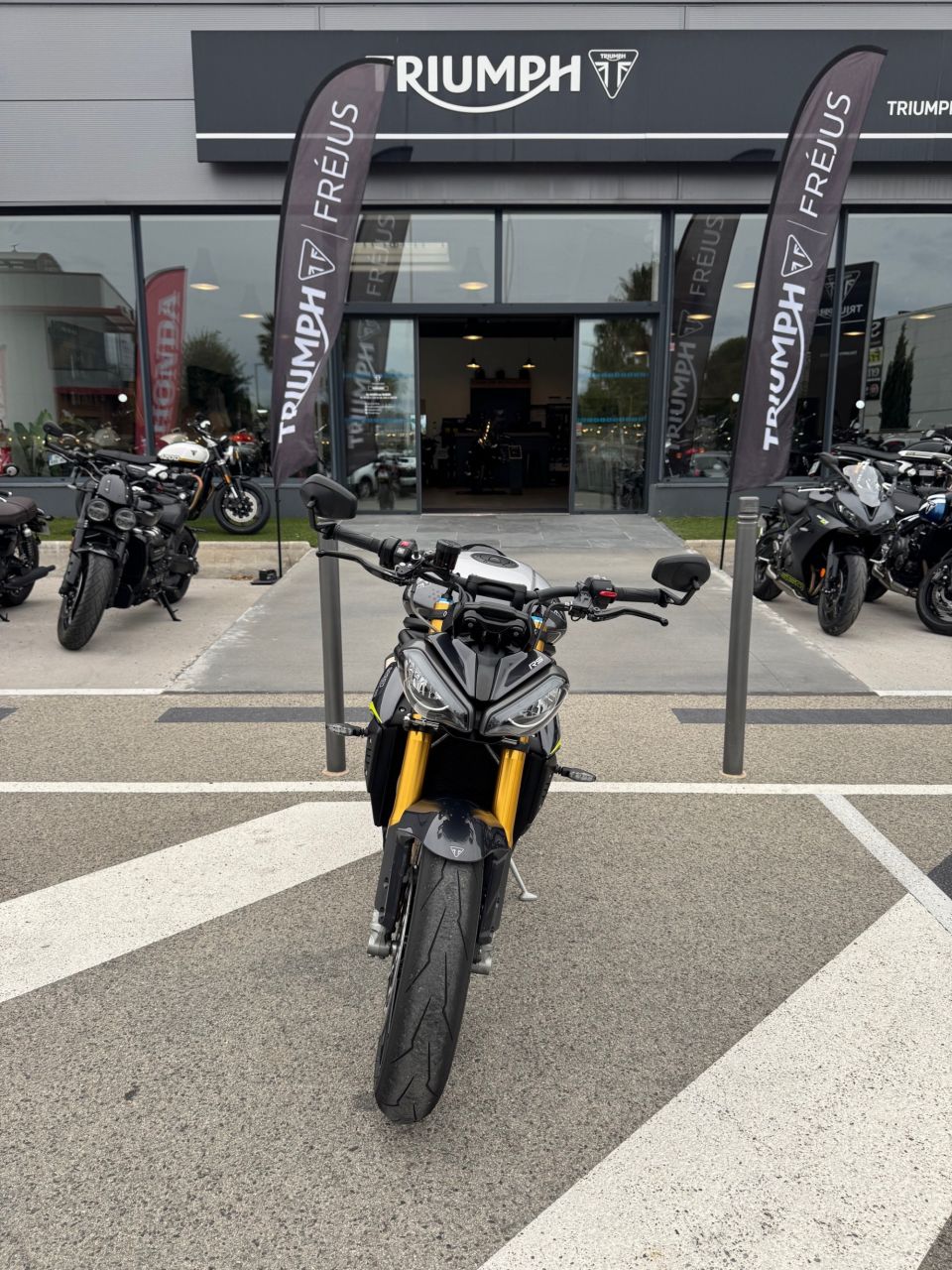 TRIUMPH SPEED TRIPLE 1200 RS 4