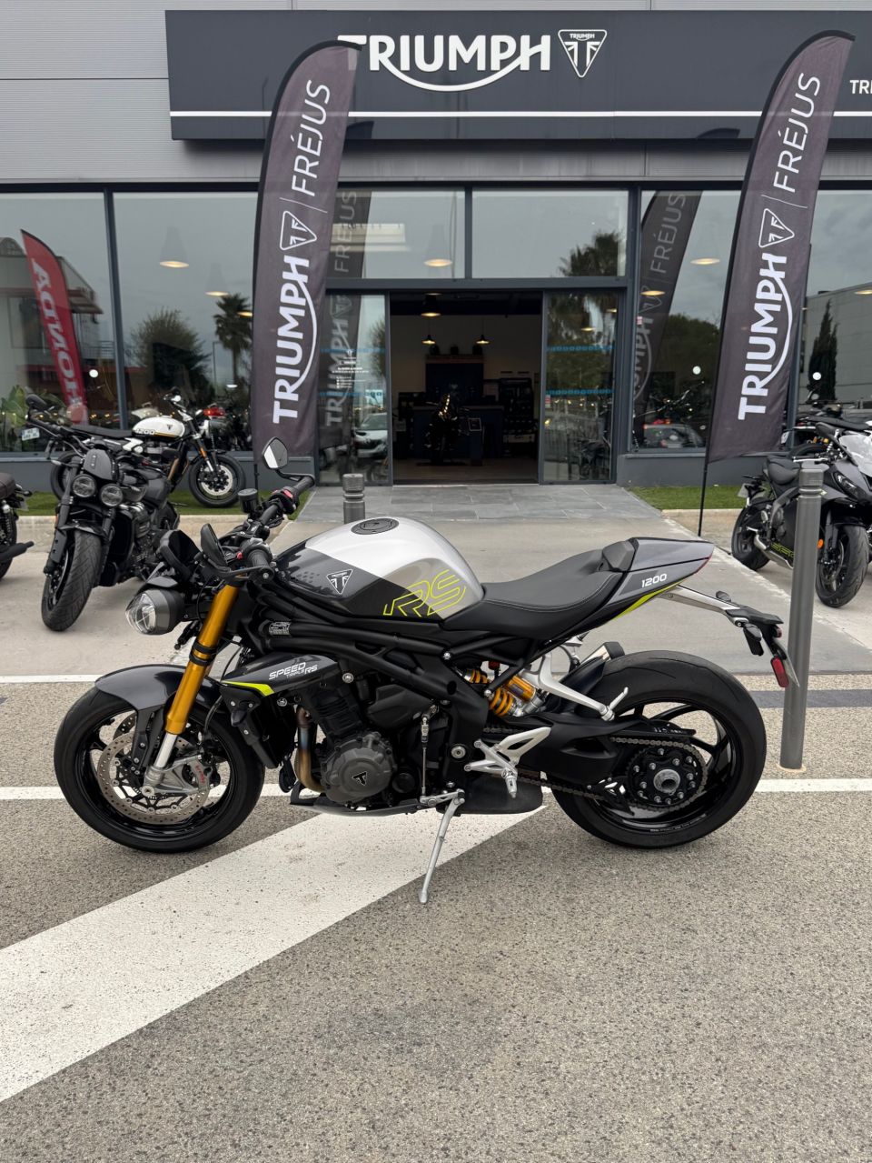 TRIUMPH SPEED TRIPLE 1200 RS 4