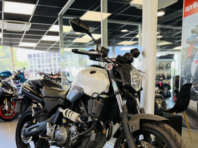 YAMAHA MT-03 4