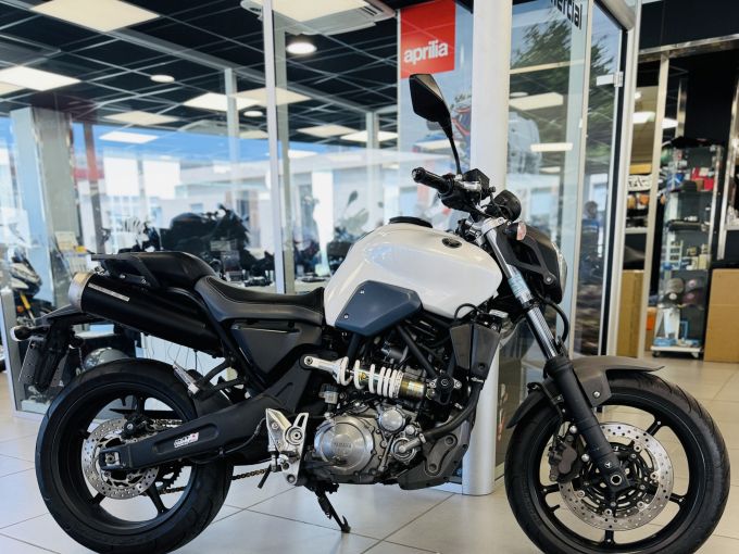 YAMAHA MT-03 4