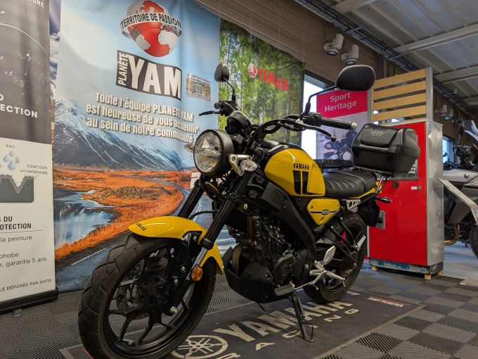 YAMAHA XSR 125 4