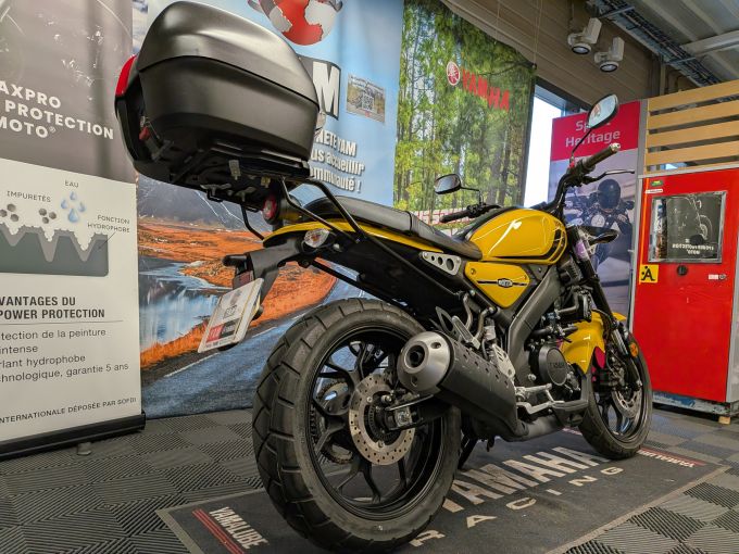 YAMAHA XSR 125 4