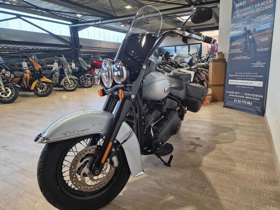 HARLEY-DAVIDSON SOFTAIL HERITAGE 1868 CLASSIC 4