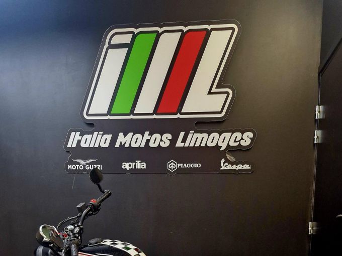 MOTO GUZZI V7 STONE 4