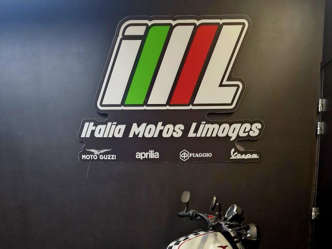 MOTO GUZZI V7 STONE 4