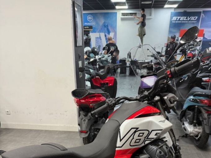 MOTO GUZZI V85 TT 850 4
