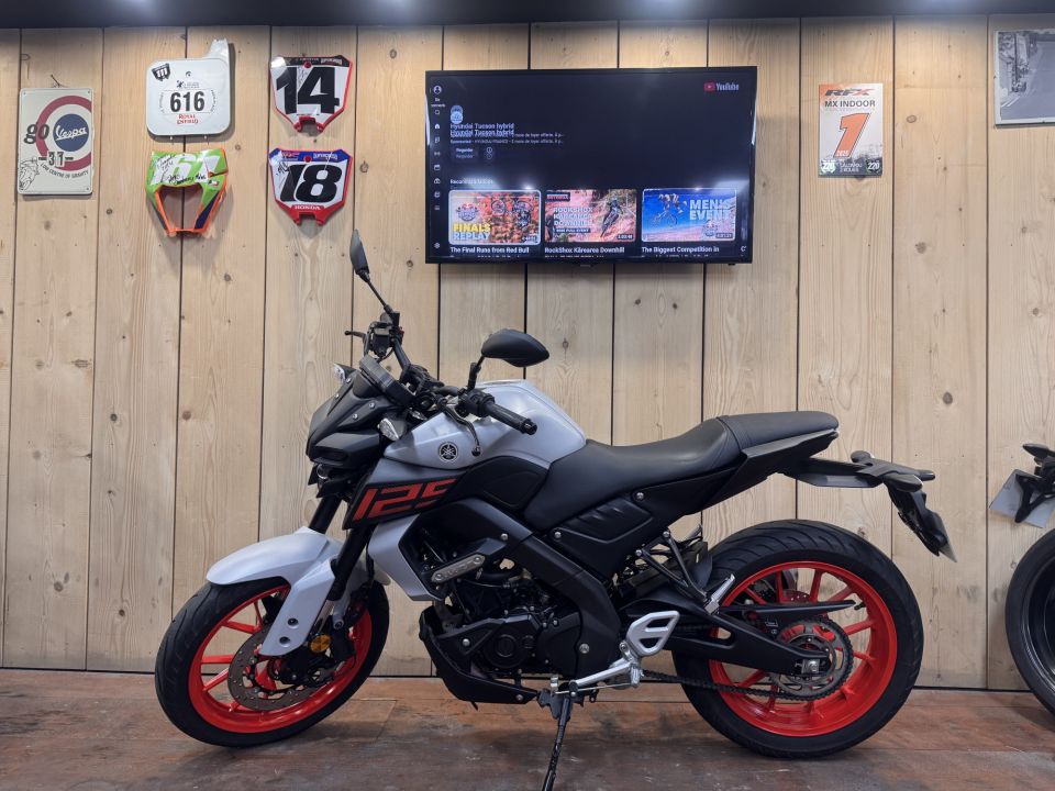 YAMAHA MT-125 ABS 4
