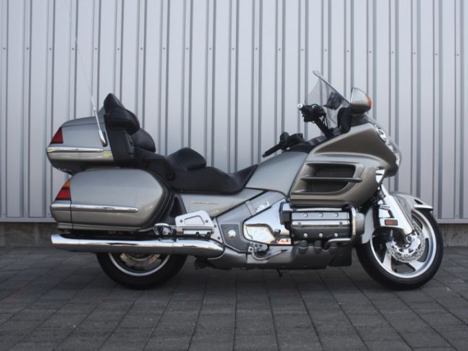 HONDA GL1800 GOLDWING 4