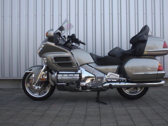 HONDA GL1800 GOLDWING 4