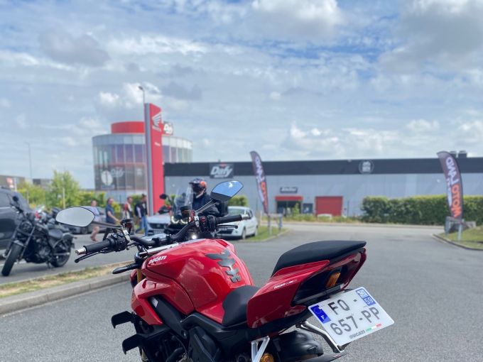 DUCATI STREETFIGHTER V4S 4