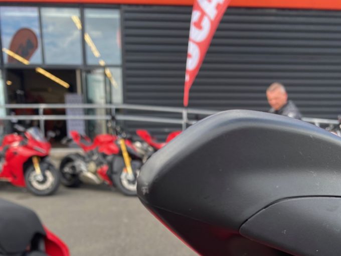 DUCATI STREETFIGHTER V4S 4