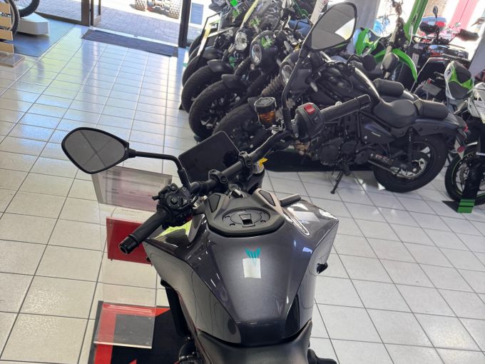 YAMAHA MT-09 Y-AMT 4