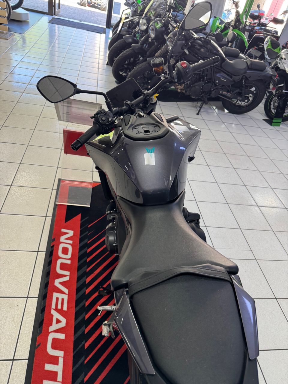 YAMAHA MT-09 Y-AMT 4