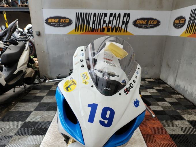 SUZUKI GSX-R 750 4