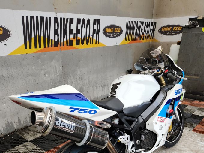 SUZUKI GSX-R 750 4