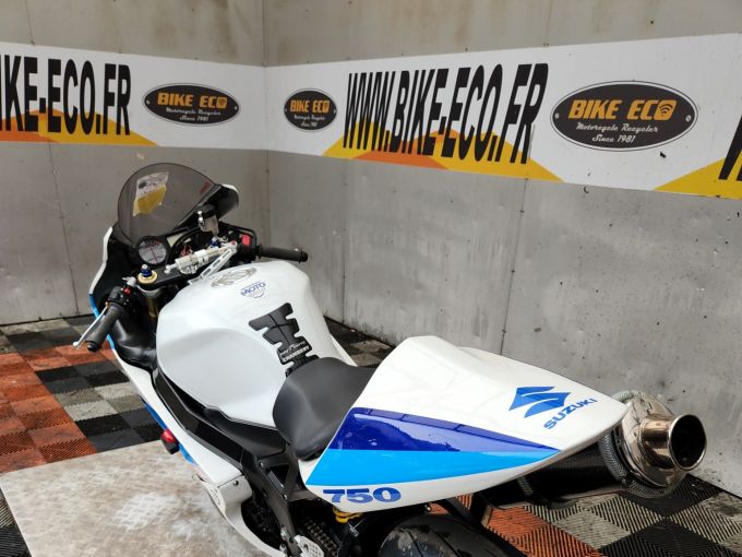 SUZUKI GSX-R 750 4