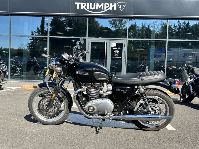 TRIUMPH BONNEVILLE T120 4