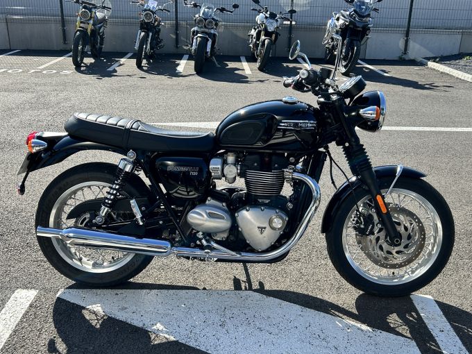 TRIUMPH BONNEVILLE T120 4