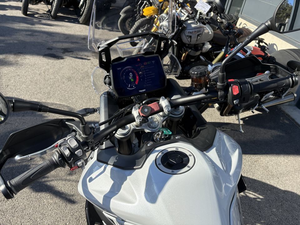 TRIUMPH Tiger 900 GT PRO 4