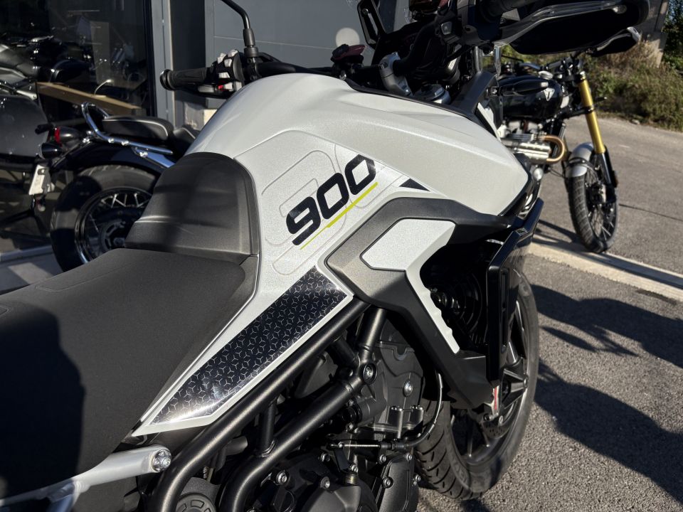 TRIUMPH Tiger 900 GT PRO 4