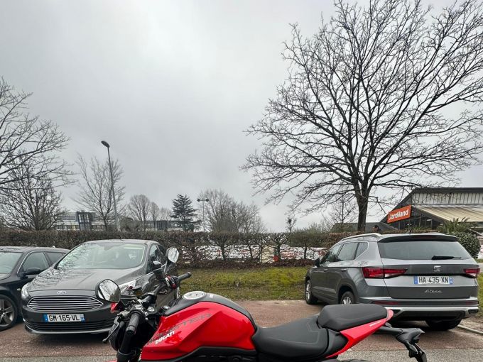 DUCATI MONSTER 900 4