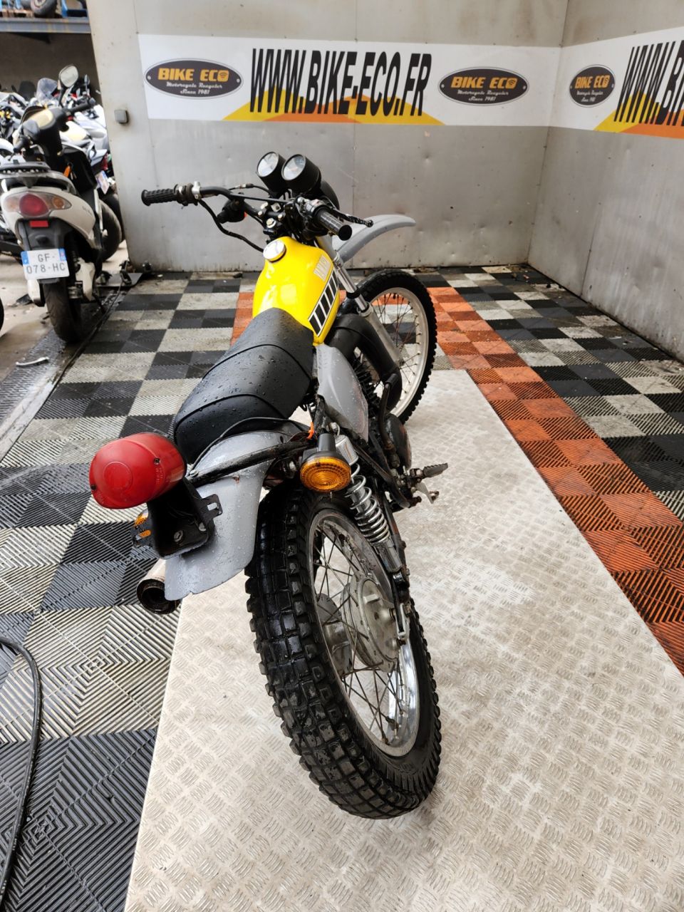 YAMAHA DT 400 4