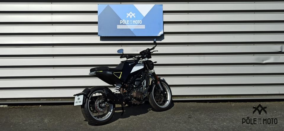 HUSQVARNA SVARTPILEN 401 4