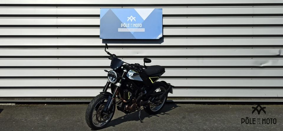 HUSQVARNA SVARTPILEN 401 4